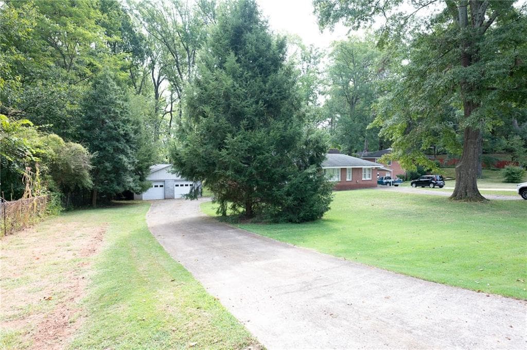 2 bedroom, 1 bathroom, 1,358 sq ft single family residence for sale at 529 Lovejoy Street, Marietta, GA 30008 — photo 5