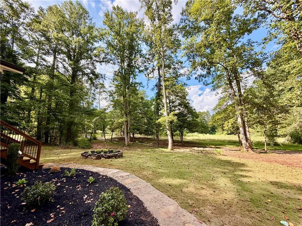 3 bedroom, 2 bathroom, 1,274 sq ft single family residence for sale at 395 George Gray Lane, Waleska, GA 30183 — photo 4