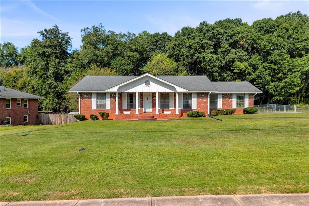 3 bedroom, 2 bathroom, 1,644 sq ft single family residence sold at 6125 Phillips Drive, Morrow, GA 30260