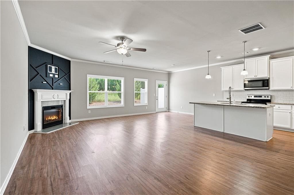 4 bedroom, 3 bathroom, 1,966 sq ft townhouse for rent at 5149 Fox Den Road, Oakwood, GA 30566 for $2,100 a month — photo 3