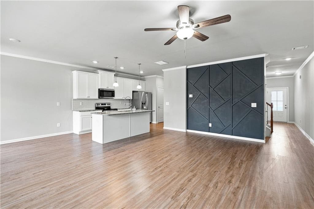 4 bedroom, 3 bathroom, 1,966 sq ft townhouse for rent at 5149 Fox Den Road, Oakwood, GA 30566 for $2,100 a month — photo 5
