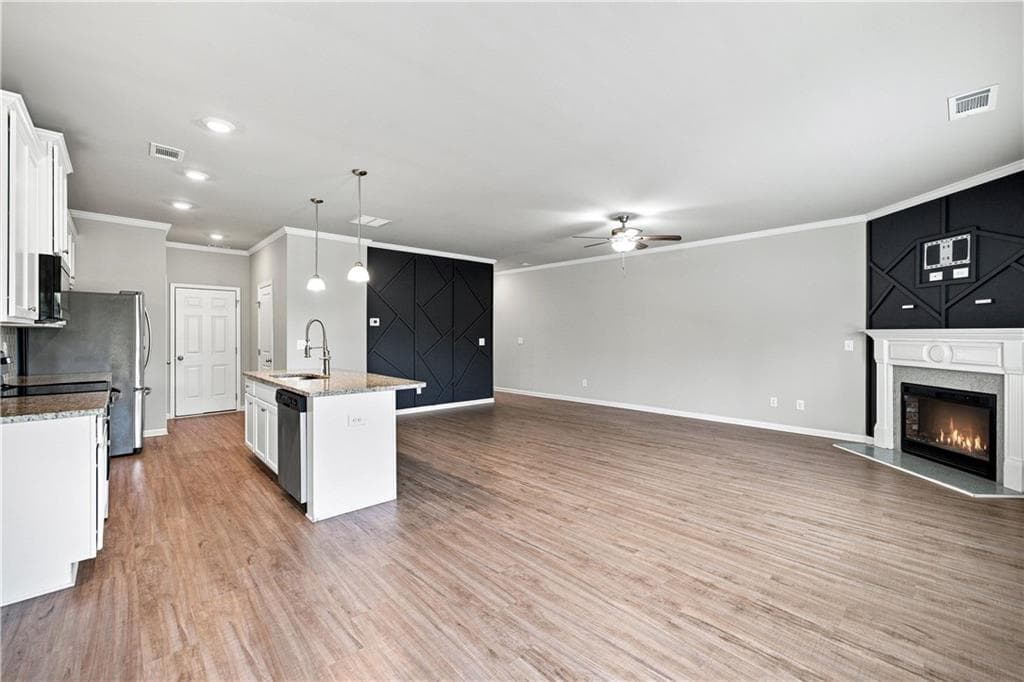 4 bedroom, 3 bathroom, 1,966 sq ft townhouse for rent at 5149 Fox Den Road, Oakwood, GA 30566 for $2,100 a month — photo 8