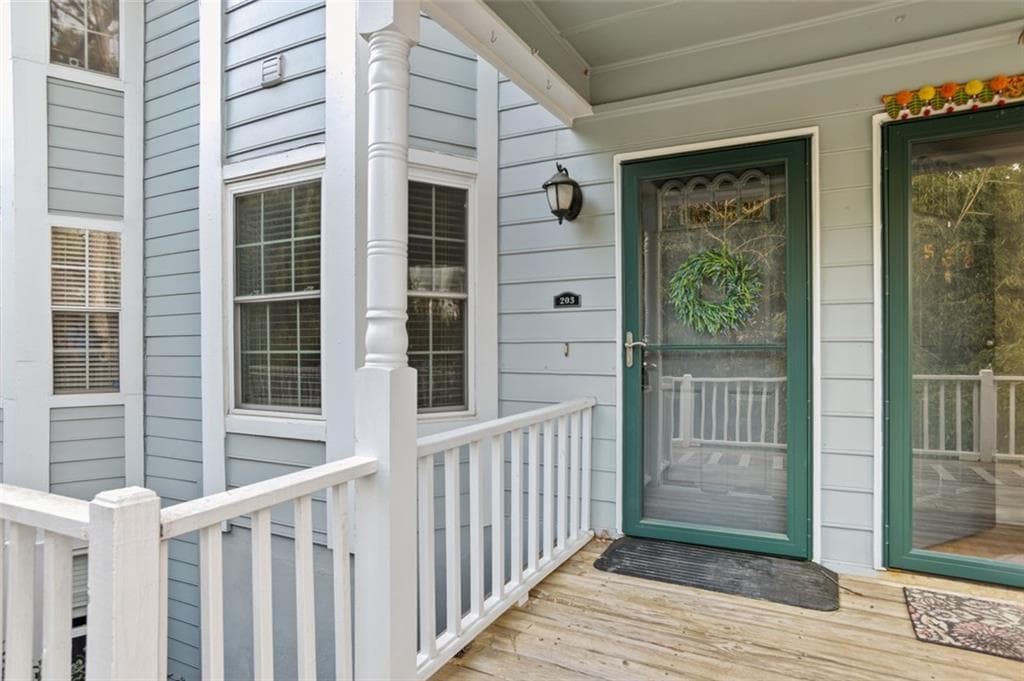 2 bedroom, 2 bathroom, 1,140 sq ft condominium for sale at 4120 Riverlook Parkway 203, Marietta, GA 30067 — photo 3
