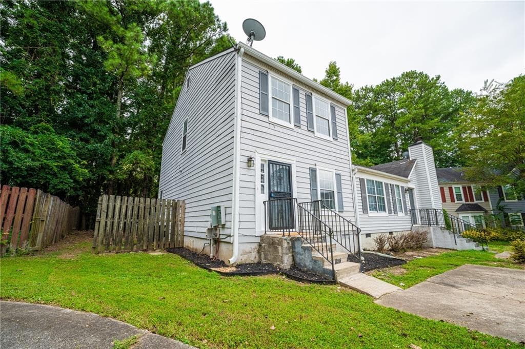 2 bedroom, 3 bathroom, 1,152 sq ft townhouse under contract at 7035 Panda Road, Austell, GA 30168 — photo 2