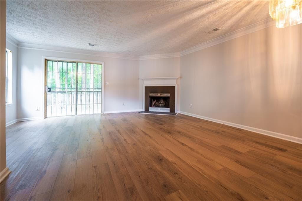 2 bedroom, 3 bathroom, 1,152 sq ft townhouse under contract at 7035 Panda Road, Austell, GA 30168 — photo 5