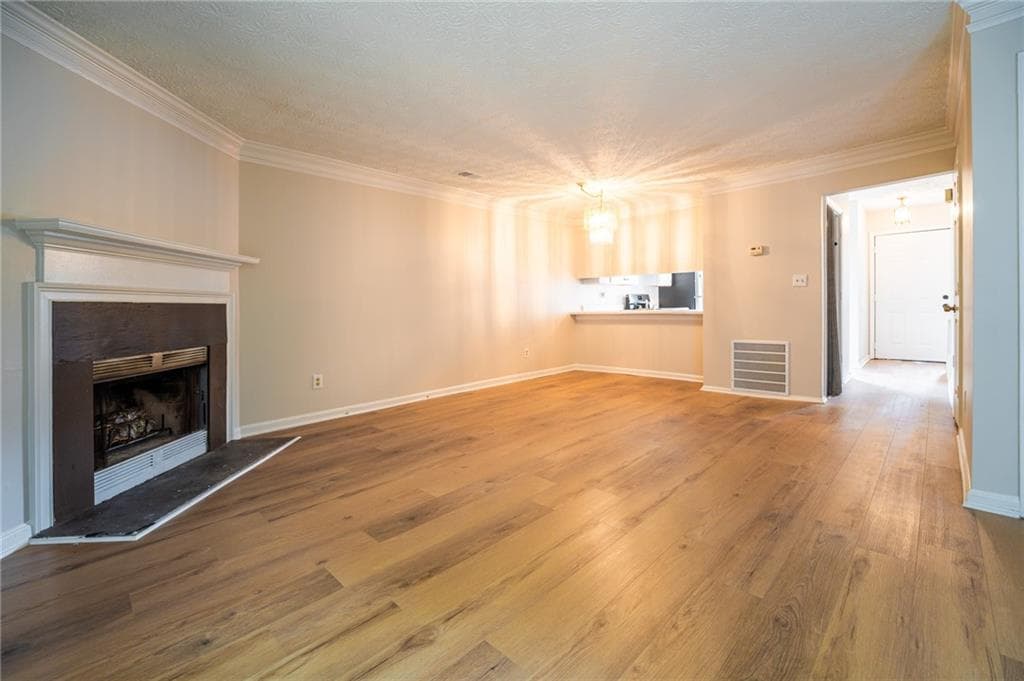 2 bedroom, 3 bathroom, 1,152 sq ft townhouse under contract at 7035 Panda Road, Austell, GA 30168 — photo 6