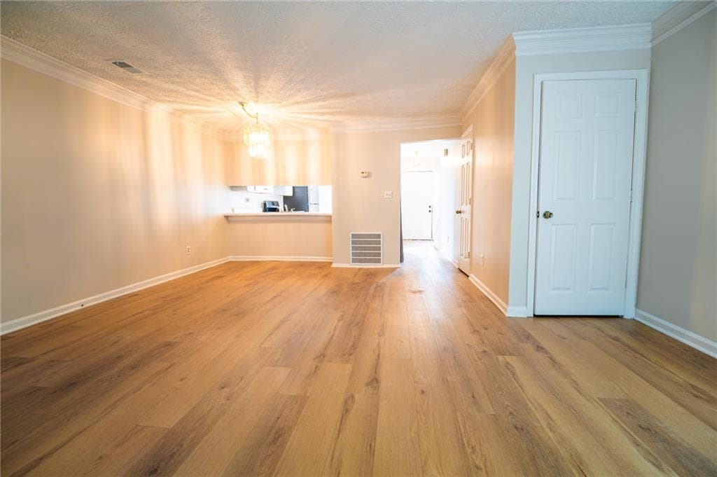 2 bedroom, 3 bathroom, 1,152 sq ft townhouse under contract at 7035 Panda Road, Austell, GA 30168 — photo 10