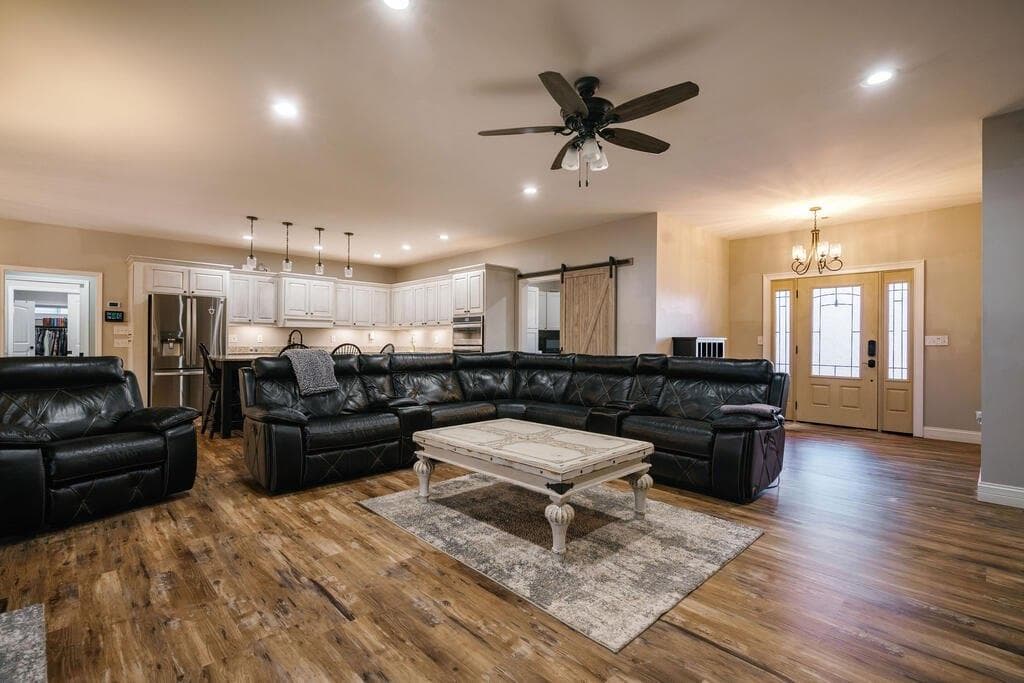 3 bedroom, 4 bathroom, 2,303 sq ft single family residence for sale at 52 Ivy Ridge Court, Blue Ridge, GA 30513 — photo 4