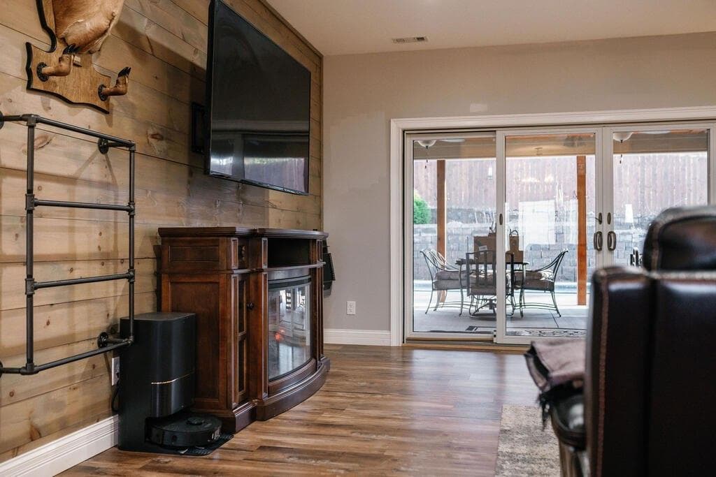 3 bedroom, 4 bathroom, 2,303 sq ft single family residence for sale at 52 Ivy Ridge Court, Blue Ridge, GA 30513 — photo 6