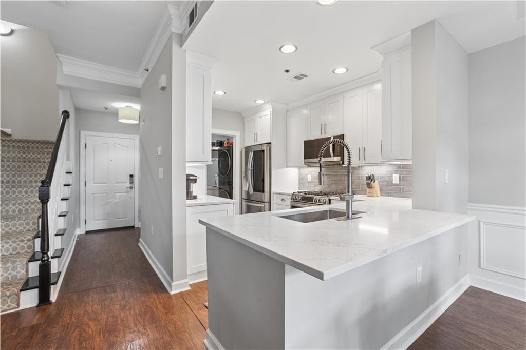 2 bedroom, 3 bathroom, 1,704 sq ft condominium for sale at 850 Piedmont Avenue 3302, Atlanta, GA 30308 — photo 9