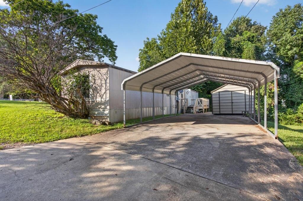 2 bedroom, 1 bathroom, 980 sq ft single family residence for sale at 357 E Second Street, Blue Ridge, GA 30513