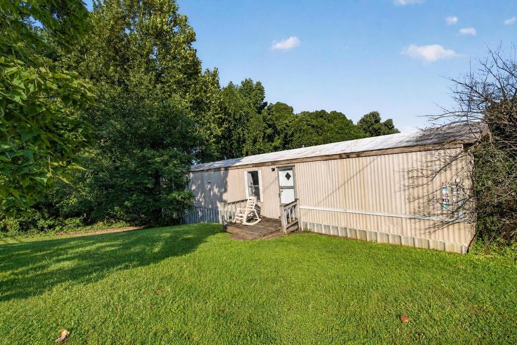 2 bedroom, 1 bathroom, 980 sq ft single family residence for sale at 357 E Second Street, Blue Ridge, GA 30513 — photo 2