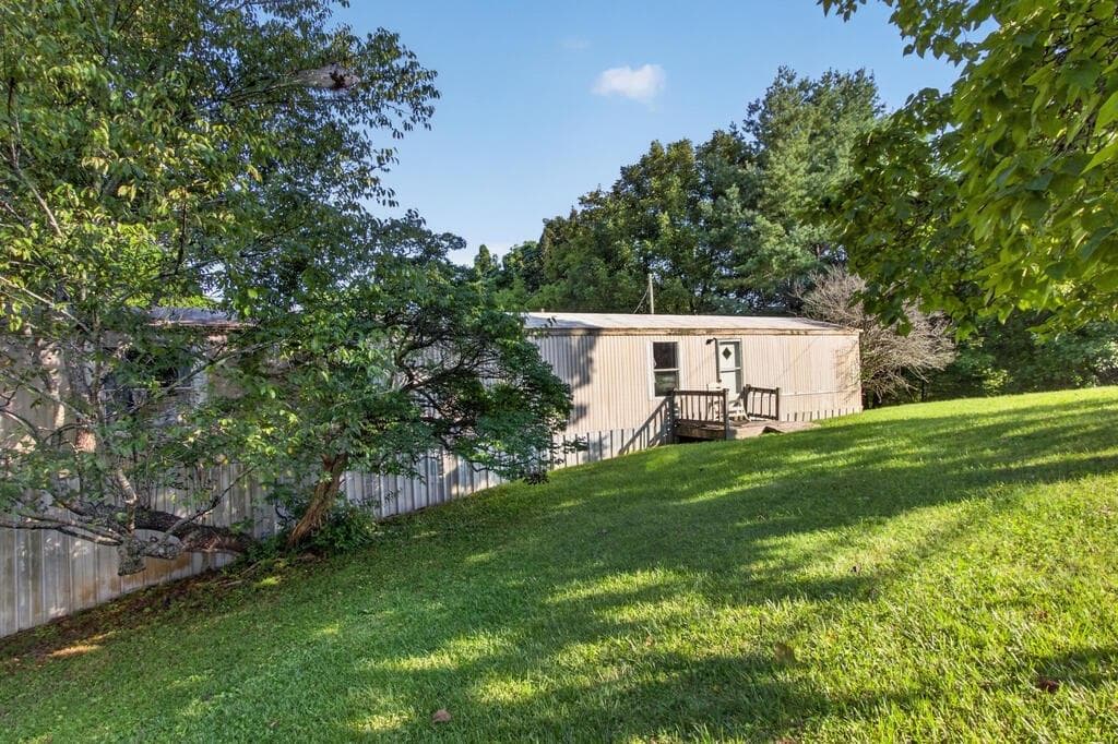 2 bedroom, 1 bathroom, 980 sq ft single family residence for sale at 357 E Second Street, Blue Ridge, GA 30513 — photo 4