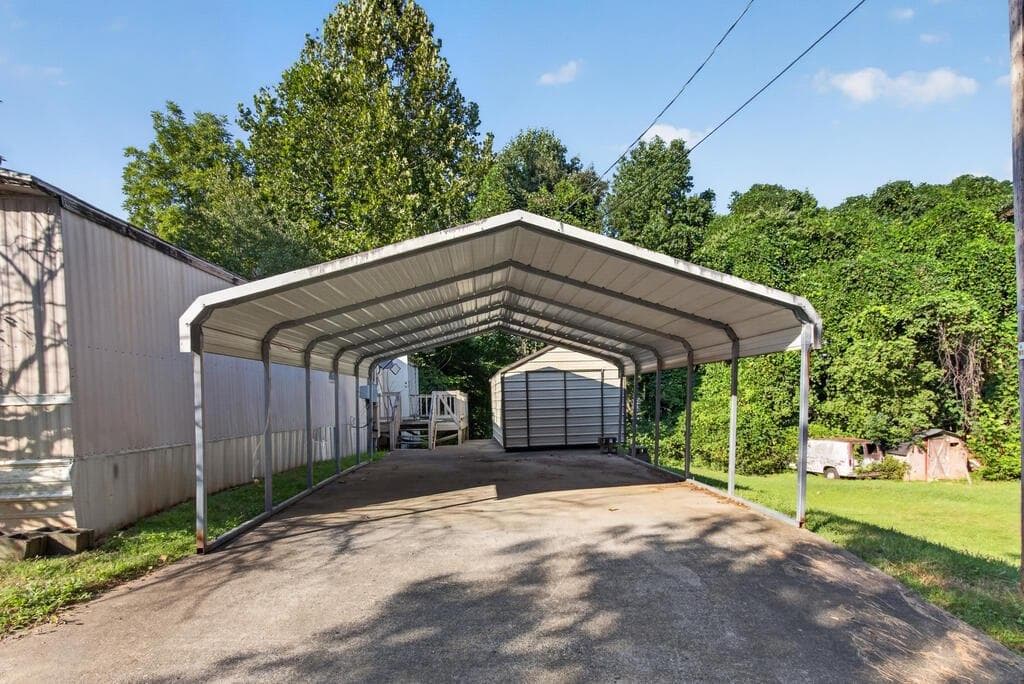 2 bedroom, 1 bathroom, 980 sq ft single family residence for sale at 357 E Second Street, Blue Ridge, GA 30513 — photo 5