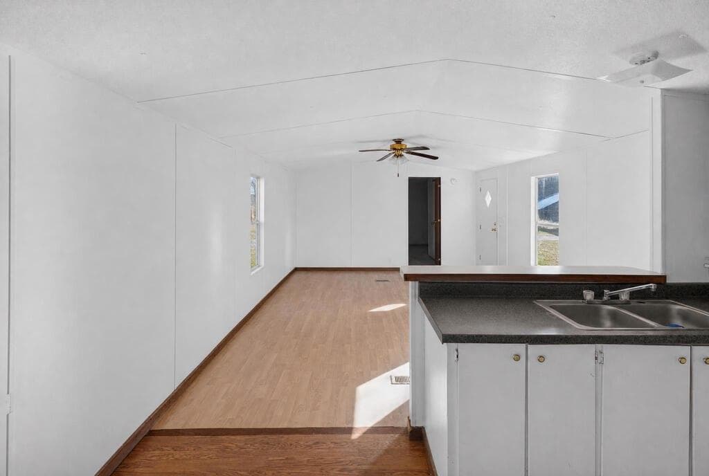 2 bedroom, 1 bathroom, 980 sq ft single family residence for sale at 357 E Second Street, Blue Ridge, GA 30513 — photo 6