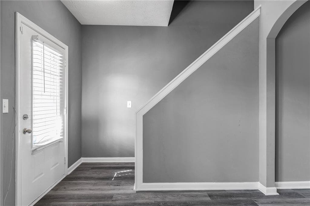 3 bedroom, 3 bathroom, 1,488 sq ft townhouse for sale at 6156 Shoals Loop, Union City, GA 30291 — photo 4