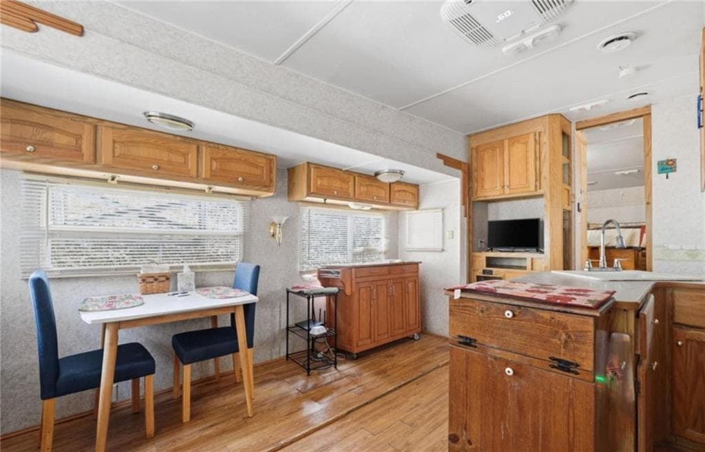 1 bedroom, 1 bathroom single family residence for sale at 93 2Nd Street, Ellijay, GA 30540 — photo 6