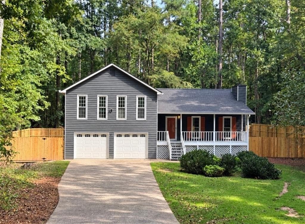 4 bedroom, 2 bathroom, 1,680 sq ft single family residence under contract at 880 Faye Drive, Kennesaw, GA 30144