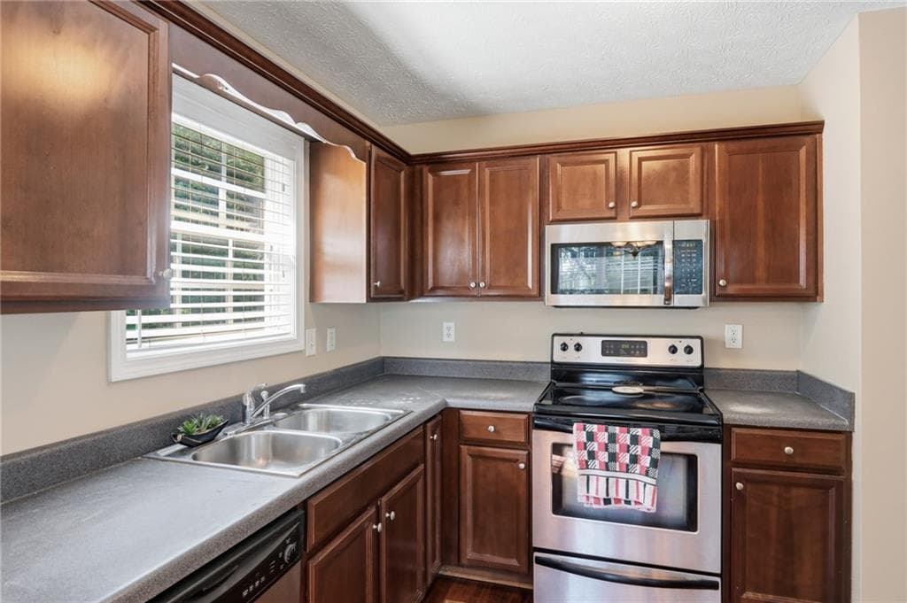 3 bedroom, 3 bathroom, 1,866 sq ft single family residence for sale at 128 McBee Street, Dallas, GA 30132 — photo 10