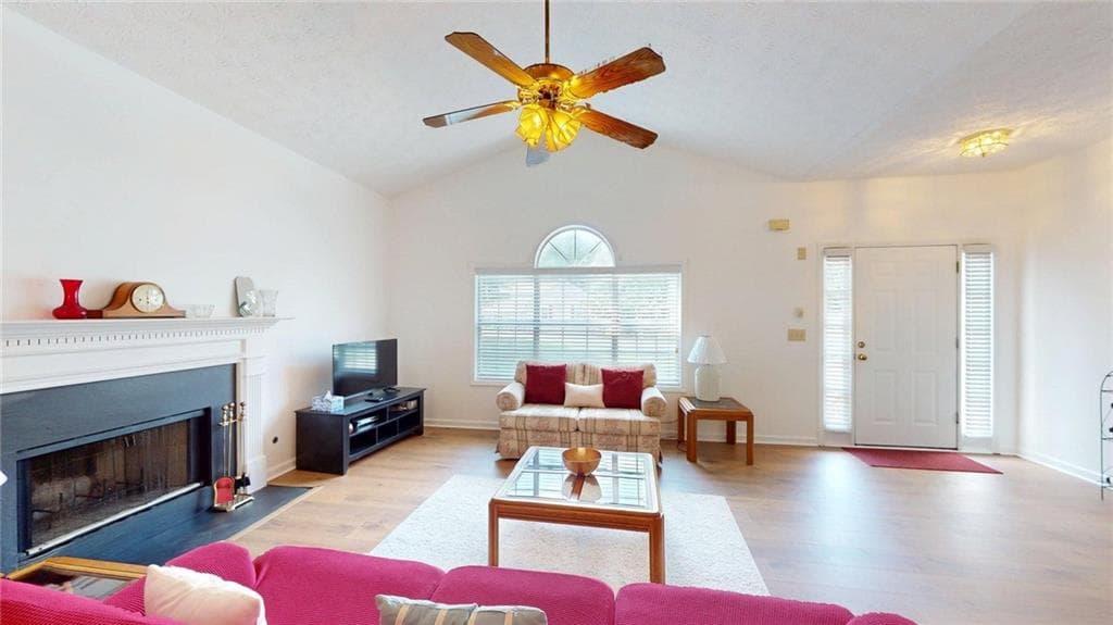 3 bedroom, 3 bathroom, 1,670 sq ft single family residence under contract at 2400 Brooks Court, Smyrna, GA 30082 — photo 2