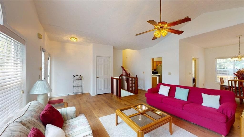 3 bedroom, 3 bathroom, 1,670 sq ft single family residence under contract at 2400 Brooks Court, Smyrna, GA 30082 — photo 3