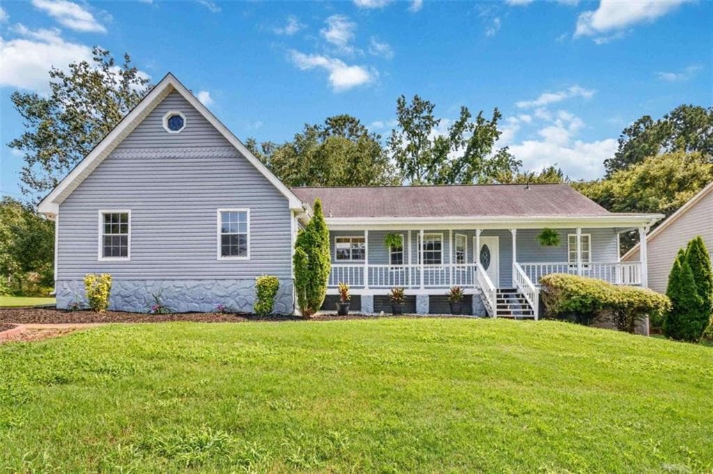 4 bedroom, 3 bathroom, 3,010 sq ft single family residence for sale at 503 Horseshoe Circle, Stockbridge, GA 30281