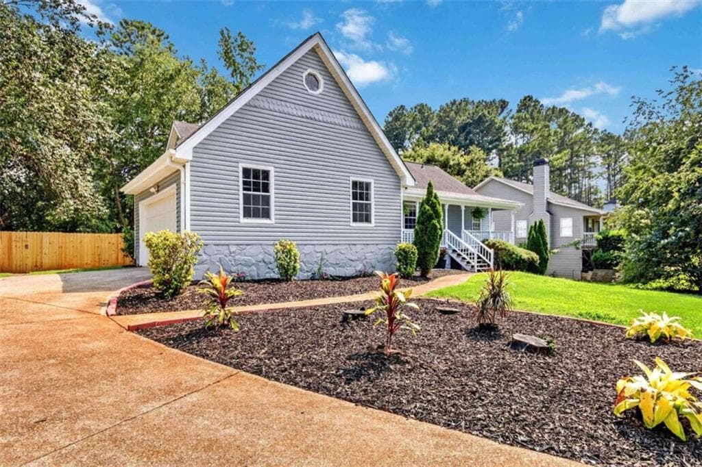 4 bedroom, 3 bathroom, 3,010 sq ft single family residence for sale at 503 Horseshoe Circle, Stockbridge, GA 30281 — photo 2
