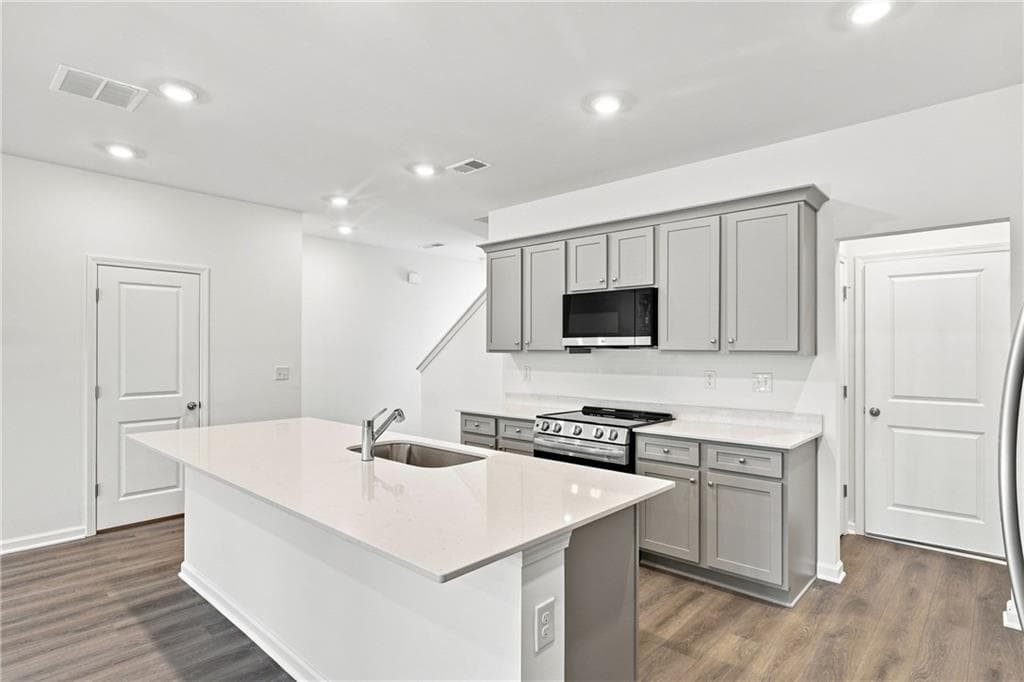 3 bedroom, 3 bathroom, 1,879 sq ft townhouse for rent at 877 Rainwater Trace, Lawrenceville, GA 30044 for $2,550 a month — photo 4