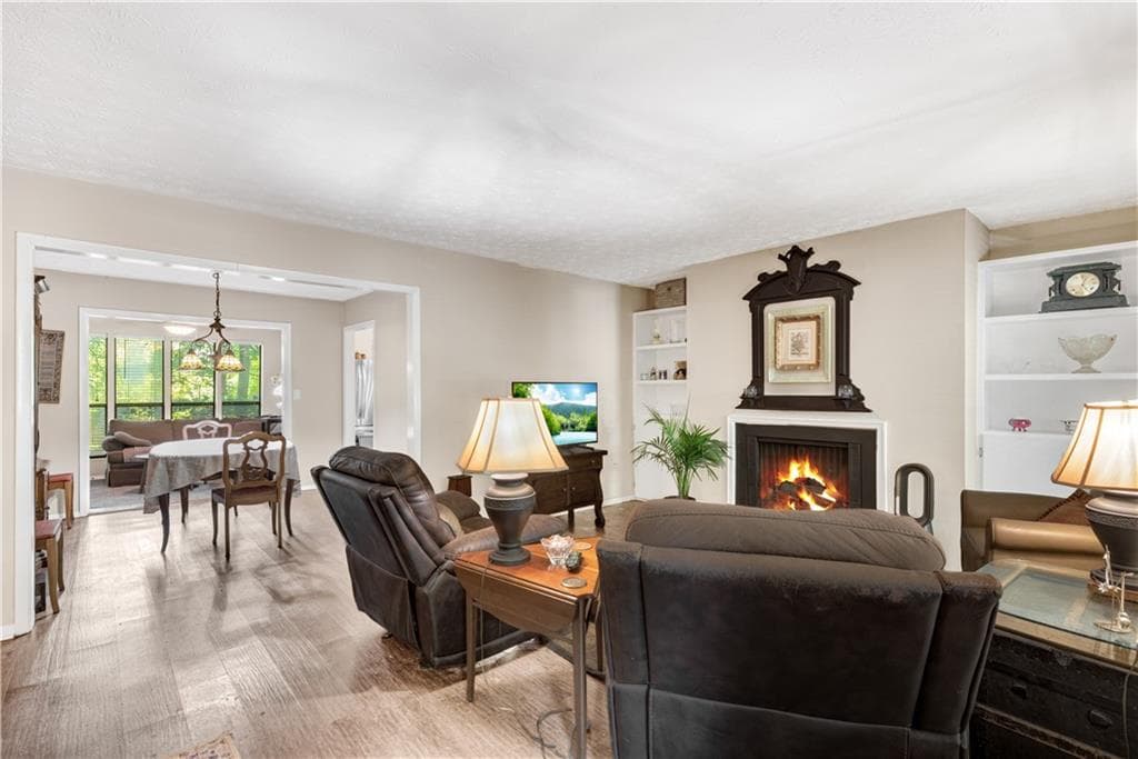 2 bedroom, 2 bathroom, 1,314 sq ft condominium for sale at 605 Dunbar Drive 605, Atlanta, GA 30338 — photo 4