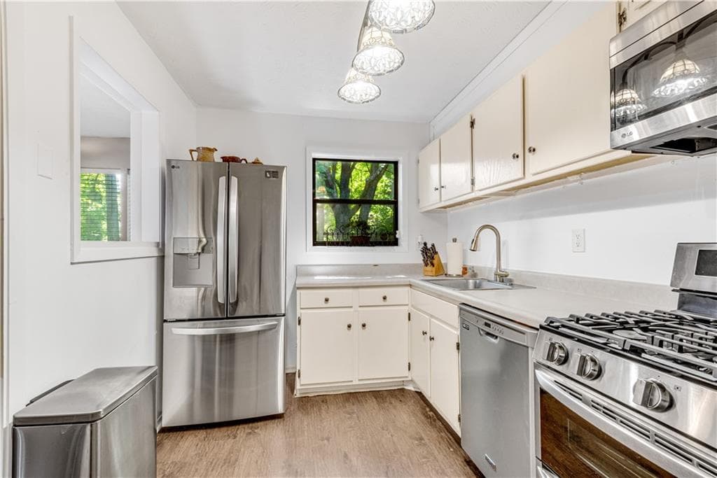 2 bedroom, 2 bathroom, 1,314 sq ft condominium for sale at 605 Dunbar Drive 605, Atlanta, GA 30338 — photo 10