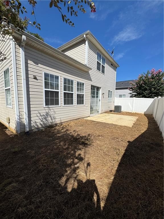 3 bedroom, 3 bathroom, 1,291 sq ft townhouse for rent at 205 Harmony Ct, Alpharetta, GA 30004 for $2,350 a month — photo 2