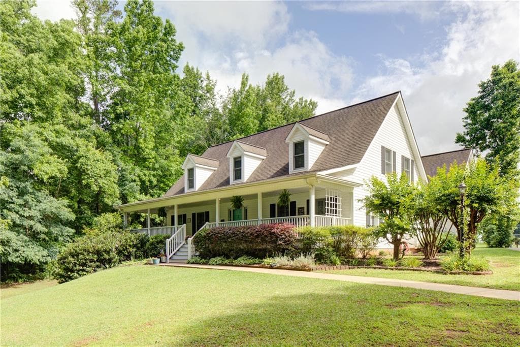 4 bedroom, 5 bathroom, 3,244 sq ft single family residence under contract at 103 Shady Ln, Cumming, GA 30040 — photo 2