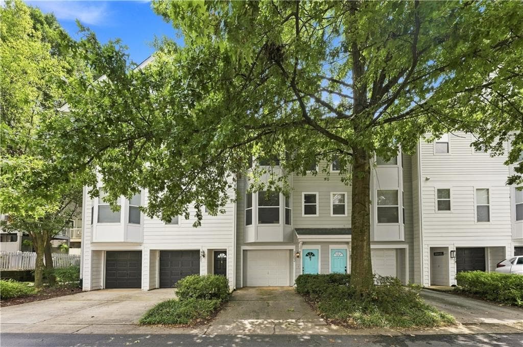 2 bedroom, 2 bathroom, 1,212 sq ft townhouse for sale at 951 Glenwood Avenue 1202, Atlanta, GA 30316 — photo 1 of 50