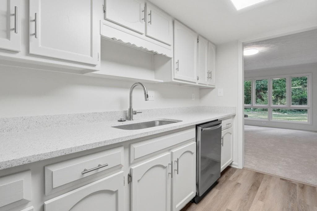 3 bedroom, 3 bathroom, 2,228 sq ft townhouse for sale at 3229 Clairmont North, Atlanta, GA 30329 — photo 4