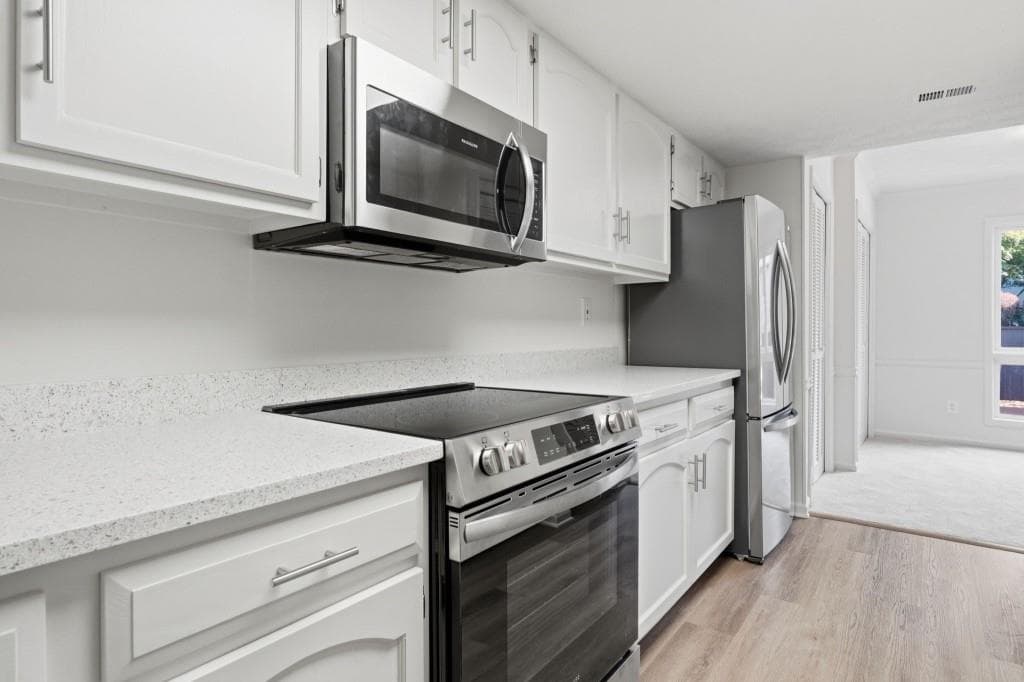 3 bedroom, 3 bathroom, 2,228 sq ft townhouse for sale at 3229 Clairmont North, Atlanta, GA 30329 — photo 5