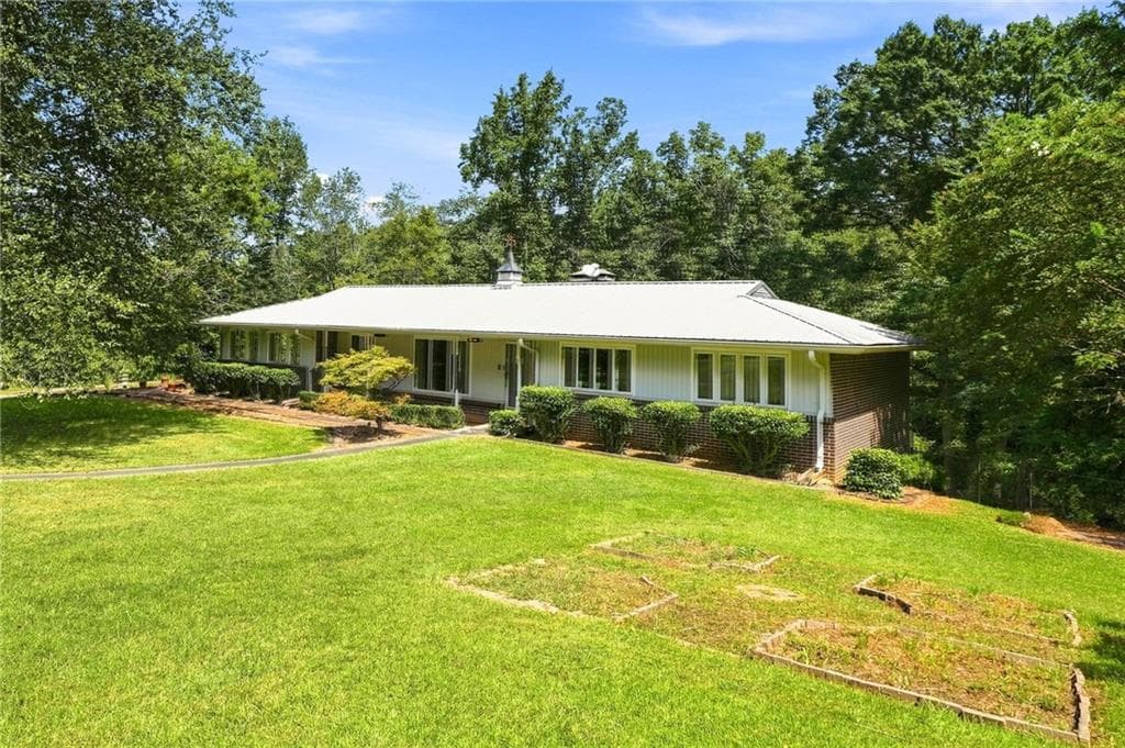 3 bedroom, 2 bathroom, 1,547 sq ft single family residence under contract at 327 Green Drive, Canton, GA 30114 — photo 2