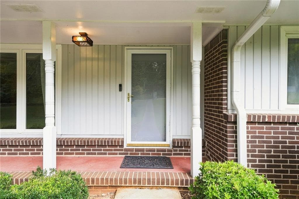 3 bedroom, 2 bathroom, 1,547 sq ft single family residence under contract at 327 Green Drive, Canton, GA 30114 — photo 3