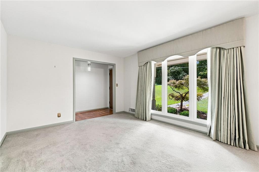 3 bedroom, 2 bathroom, 1,547 sq ft single family residence under contract at 327 Green Drive, Canton, GA 30114 — photo 9