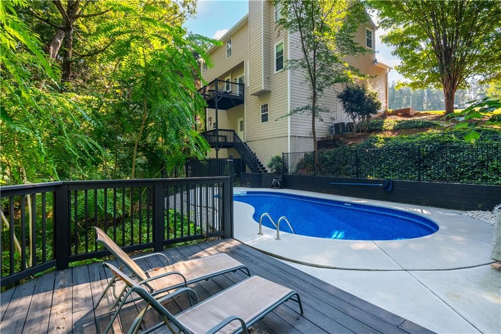 4 bedroom, 3 bathroom, 2,792 sq ft single family residence for sale at 777 Chanson Drive, Marietta, GA 30064 — photo 8