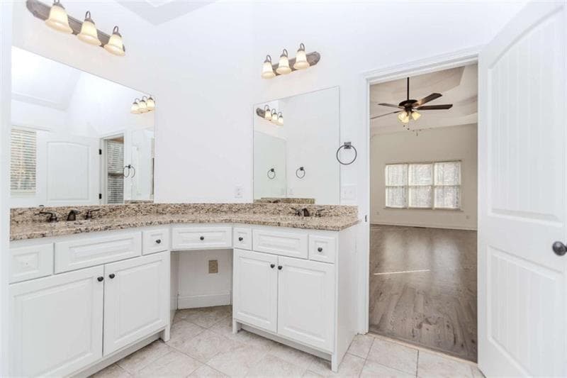 4 bedroom, 6 bathroom, 3,020 sq ft single family residence for rent at 4234 Quail Creek Drive, Flowery Branch, GA 30542 for $3,500 a month — photo 3