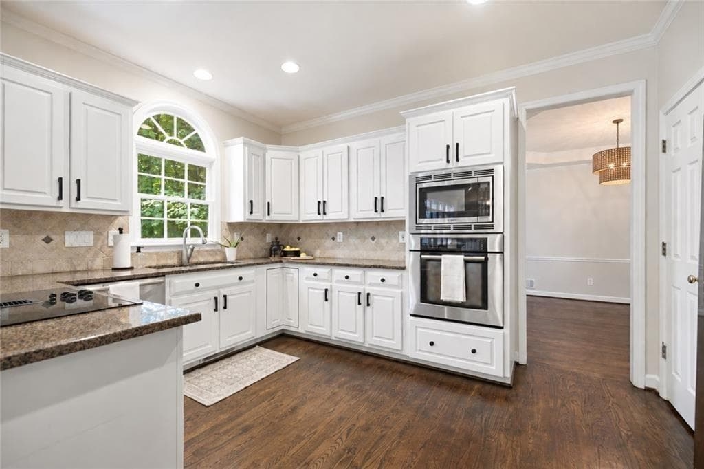 5 bedroom, 5 bathroom, 4,717 sq ft single family residence for sale at 2046 Kinsmon Drive, Marietta, GA 30062 — photo 6