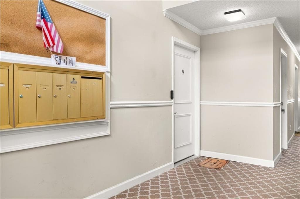 3 bedroom, 2 bathroom, 1,469 sq ft condominium for sale at 6851 Roswell Road M5, Sandy Springs, GA 30328 — photo 2