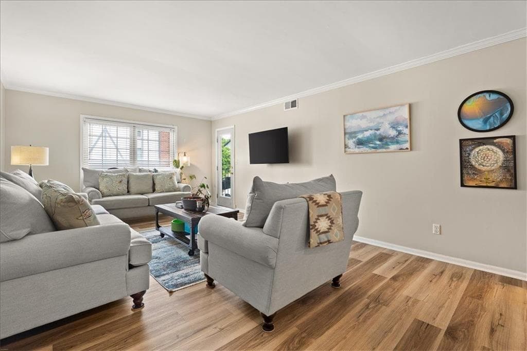 3 bedroom, 2 bathroom, 1,469 sq ft condominium for sale at 6851 Roswell Road M5, Sandy Springs, GA 30328 — photo 5