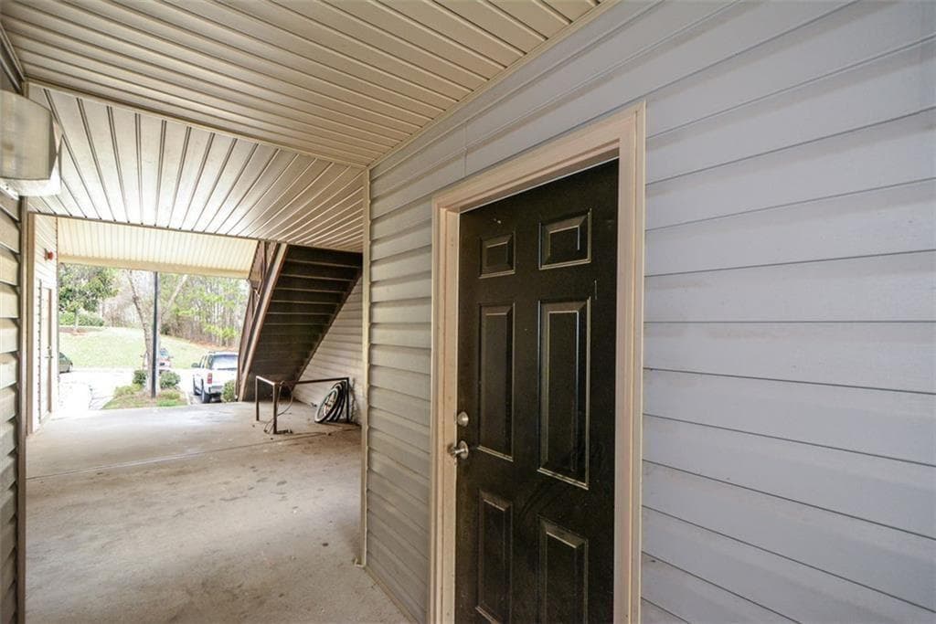 3 bedroom, 2 bathroom, 1,232 sq ft condominium for sale at 4101 Fairington Club Drive 4101, Lithonia, GA 30038 — photo 4