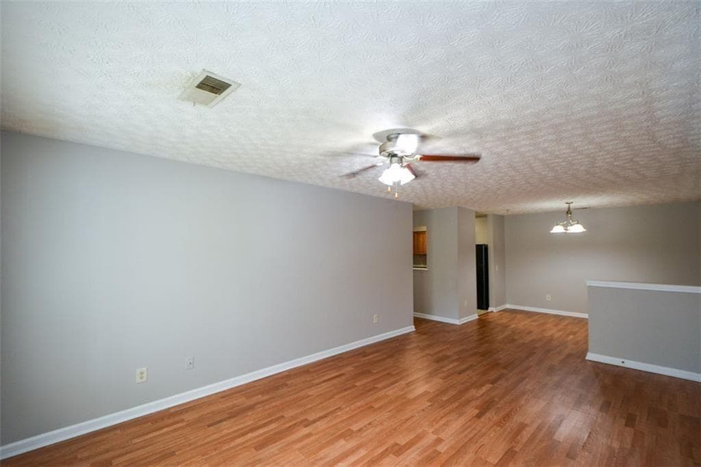 3 bedroom, 2 bathroom, 1,232 sq ft condominium for sale at 4101 Fairington Club Drive 4101, Lithonia, GA 30038 — photo 7