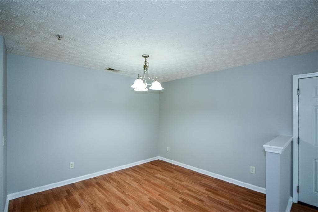 3 bedroom, 2 bathroom, 1,232 sq ft condominium for sale at 4101 Fairington Club Drive 4101, Lithonia, GA 30038 — photo 10