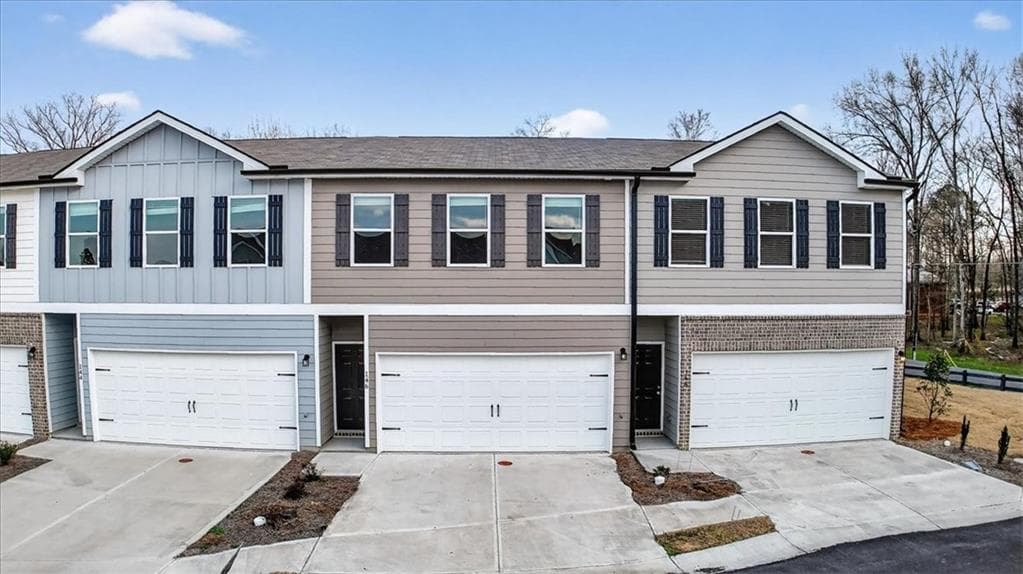 3 bedroom, 3 bathroom, 1,664 sq ft townhouse for sale at 146 Brexley Drive, Calhoun, GA 30701