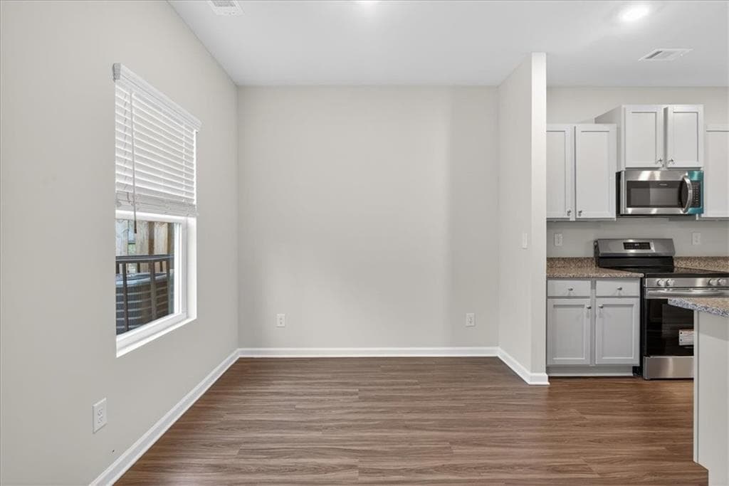 3 bedroom, 3 bathroom, 1,664 sq ft townhouse for sale at 146 Brexley Drive, Calhoun, GA 30701 — photo 4