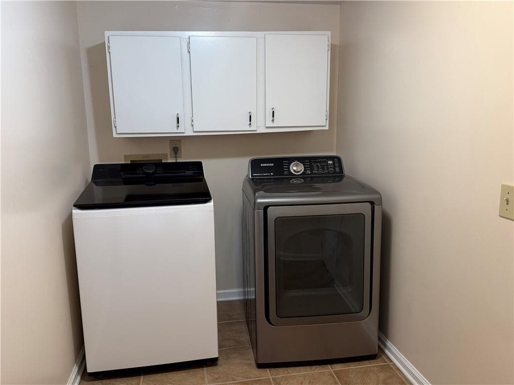3 bedroom, 3 bathroom, 1,822 sq ft single family residence for rent at 4654 Hampton, Marietta, GA 30068 for $3,000 a month — photo 9