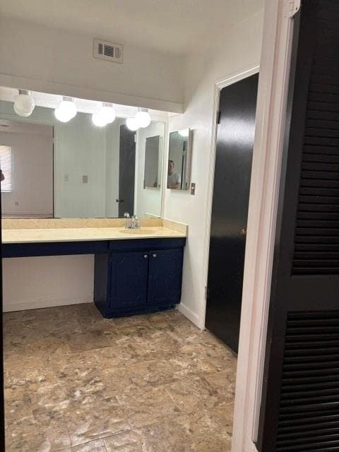 2 bedroom, 2 bathroom, 1,376 sq ft condominium for sale at 10 Rue Fontaine, Lithonia, GA 30038 — photo 2